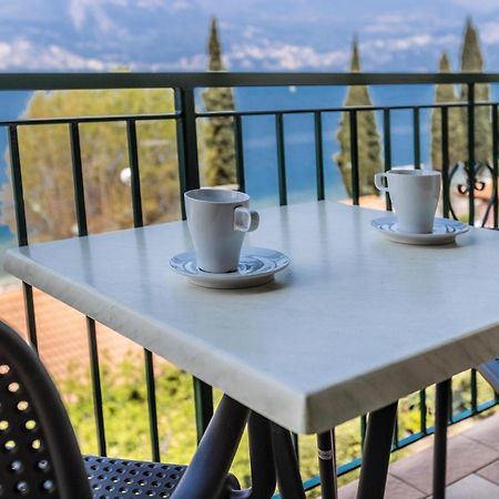 Residence Solei Classic & Plus Brenzone sul Garda Bagian luar foto