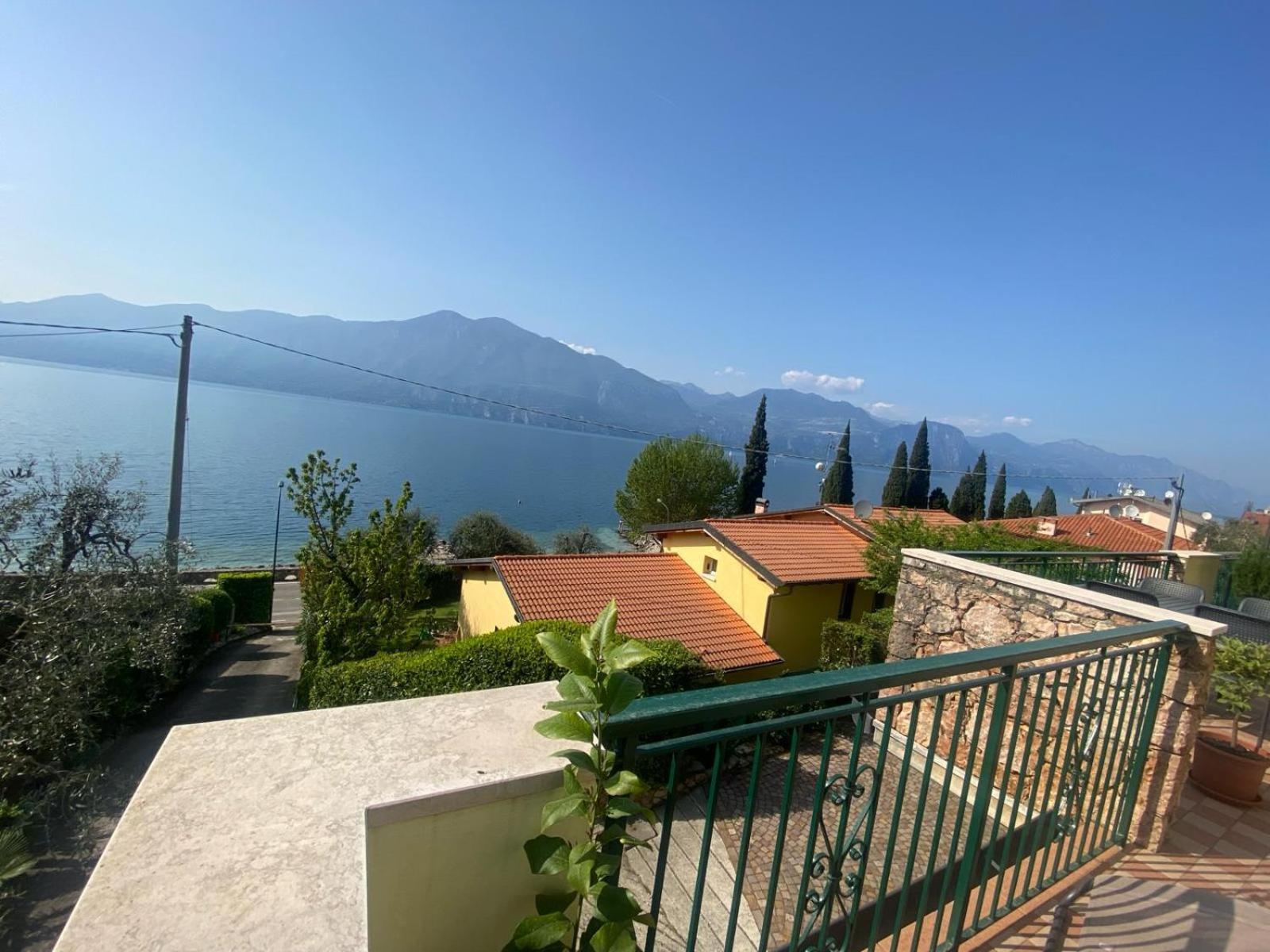 Residence Solei Classic & Plus Brenzone sul Garda Bagian luar foto