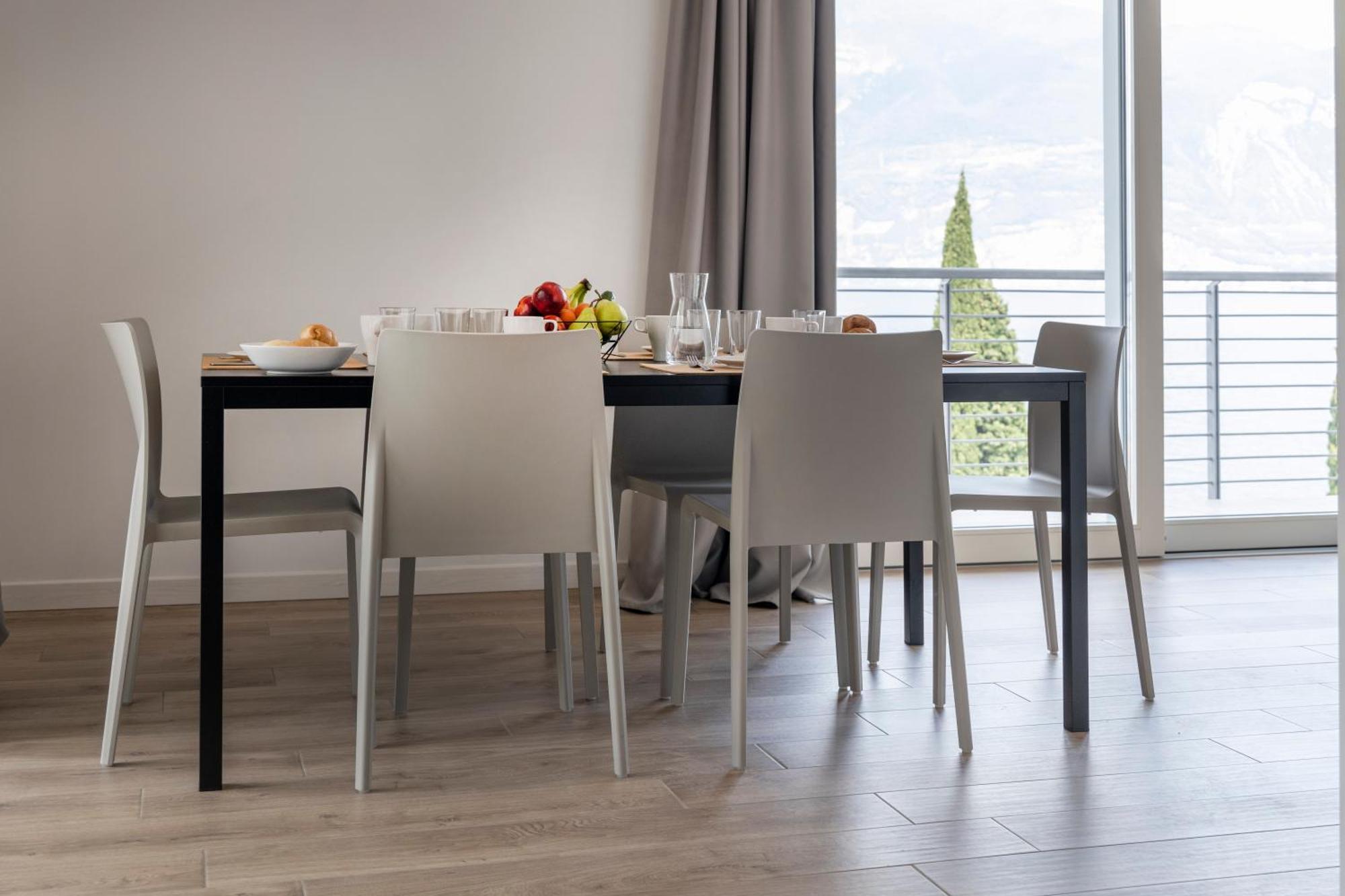 Residence Solei Classic & Plus Brenzone sul Garda Bagian luar foto