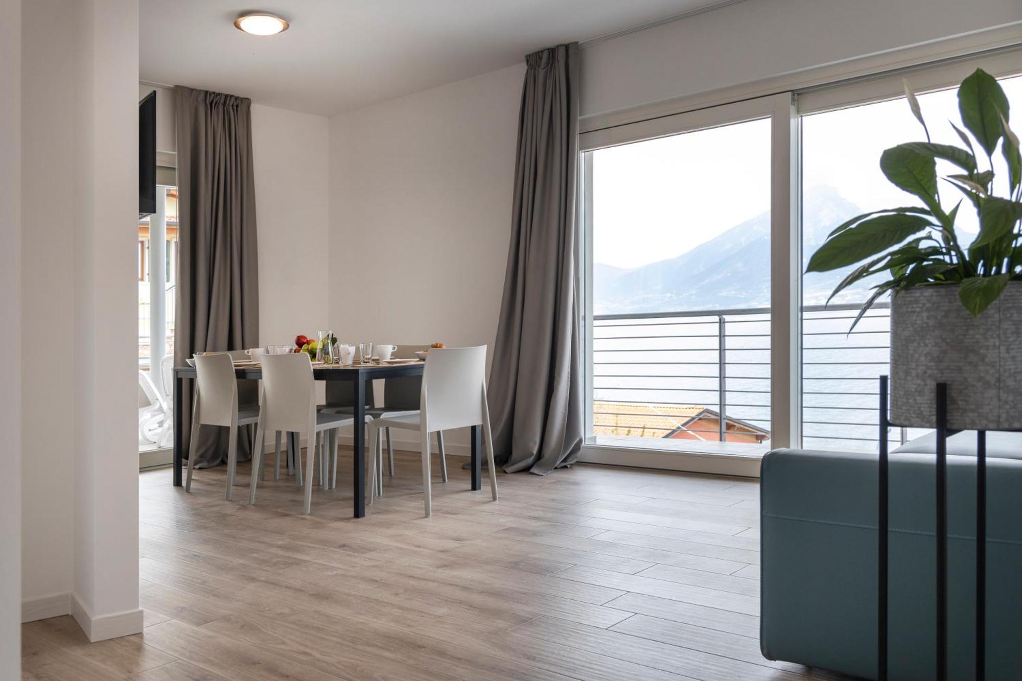 Residence Solei Classic & Plus Brenzone sul Garda Bagian luar foto