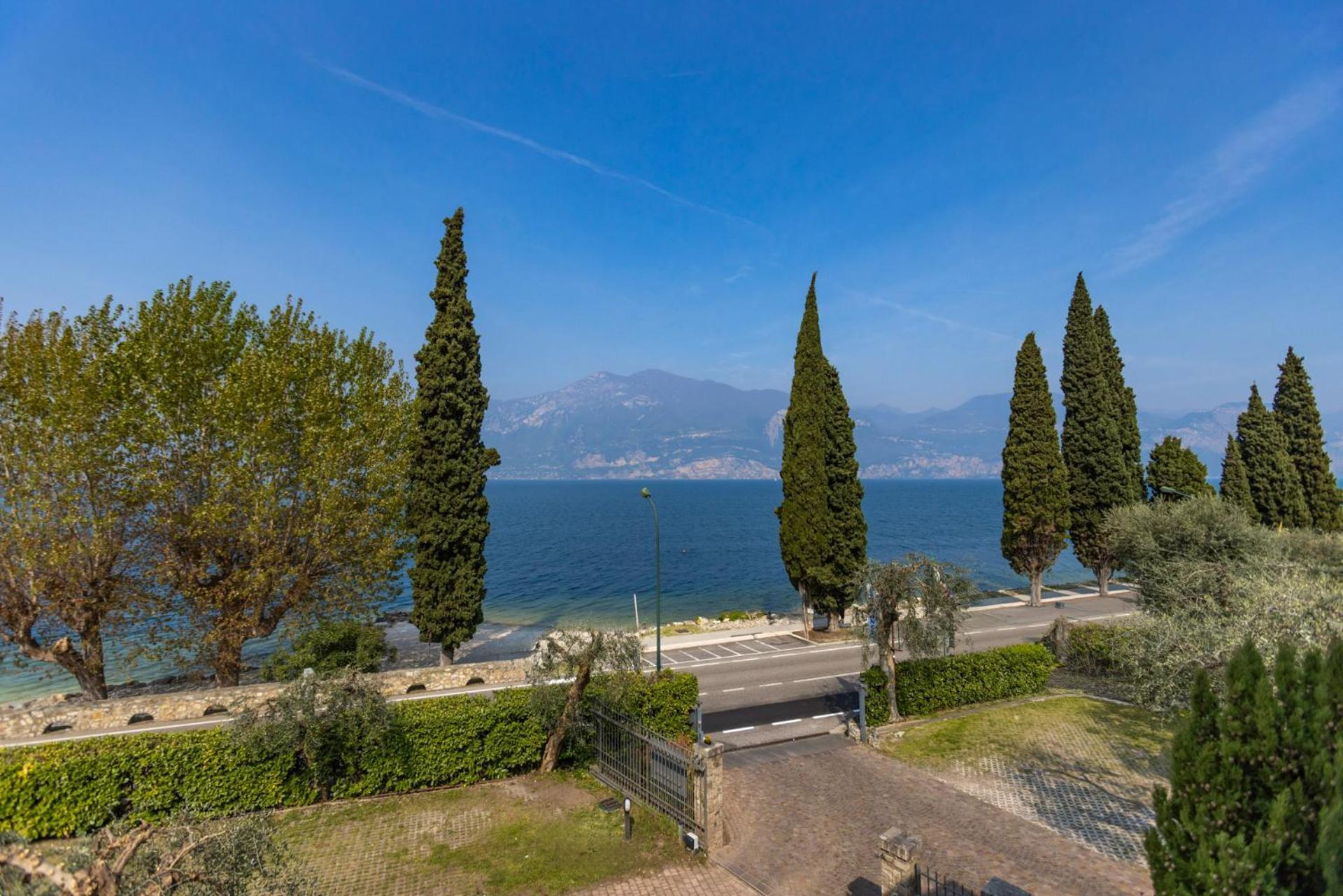 Residence Solei Classic & Plus Brenzone sul Garda Bagian luar foto